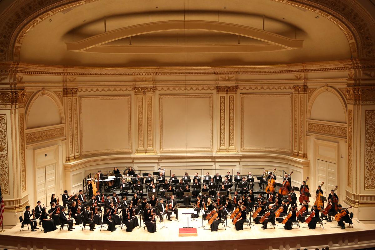 Architect Says Shen Yun Symphony Orchestra Is Powerful and Soothing