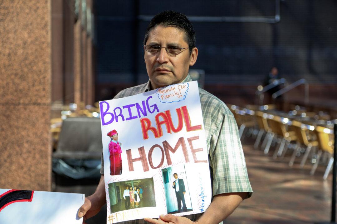 Immigration Activists Appeal to Sen. Gillibrand