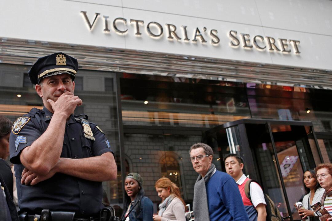 Tiona Rodriguez Could be Charged with Murder After Dead Fetus Found in Shopping Bag