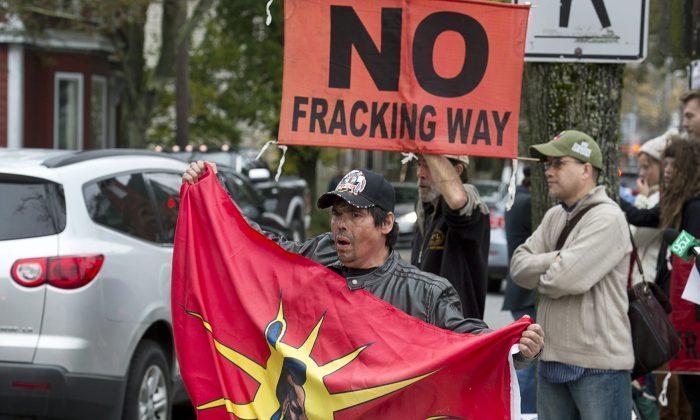 Canada’s Largest Energy Union Calls for Fracking Moratorium