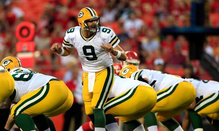 Seneca Wallace, Green Bay Backup, in for Packers Following Aaron Rodgers Injury