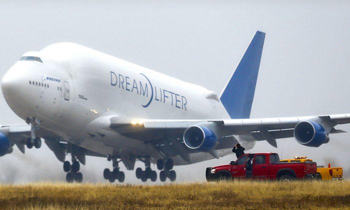 Boeing Dreamlifter Successfully Takes Off After Mistaken Landing