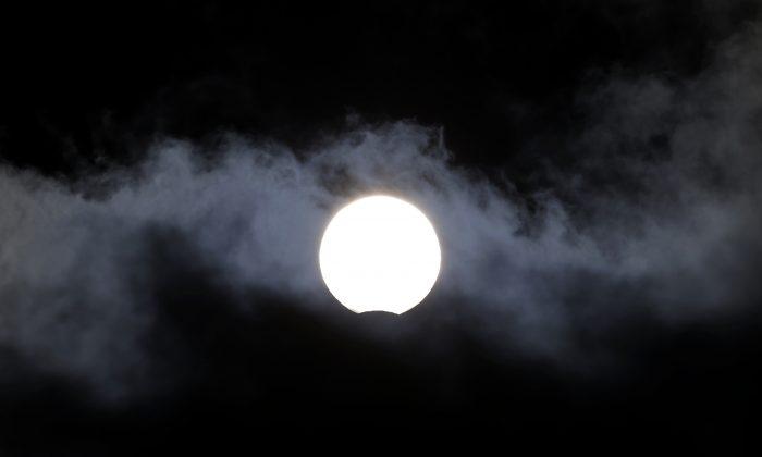 Full Moon Dates: Supermoon 2015 Calendar to have Solar Eclipse, Also Equinox