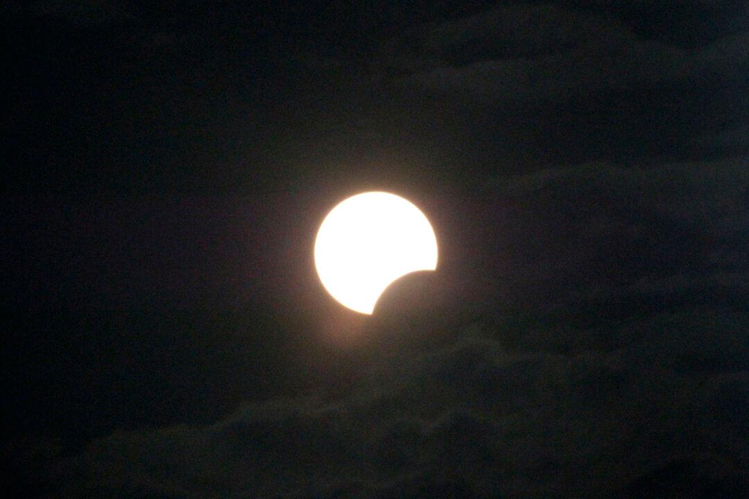 Solar Eclipse 2013 November: When and Where to Watch