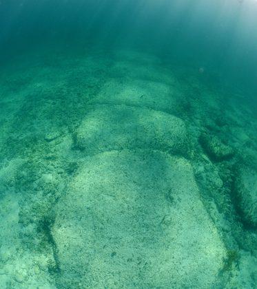How Was it Made? Prehistoric Underwater Wall Divides Scientists