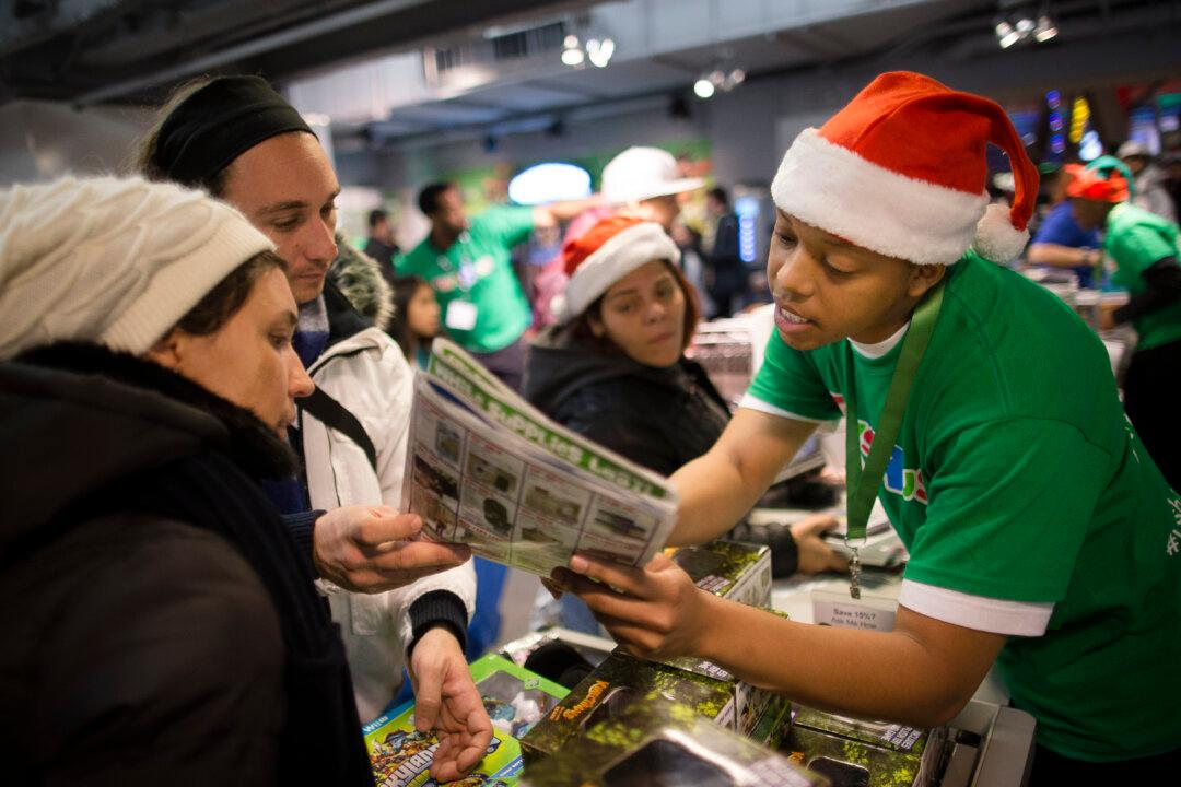 Consumer Holiday Spending Expected to Increase