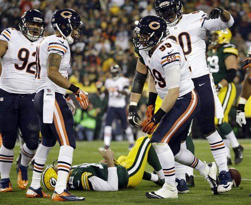 Aaron Rodgers Injured? Packers QB on Sidelines After Big Hit; Seneca Wallace in