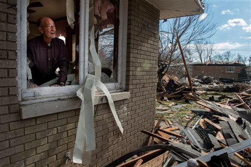 Pekin, Illinois: Few Injuries, No Deaths After Tornado Touches Down