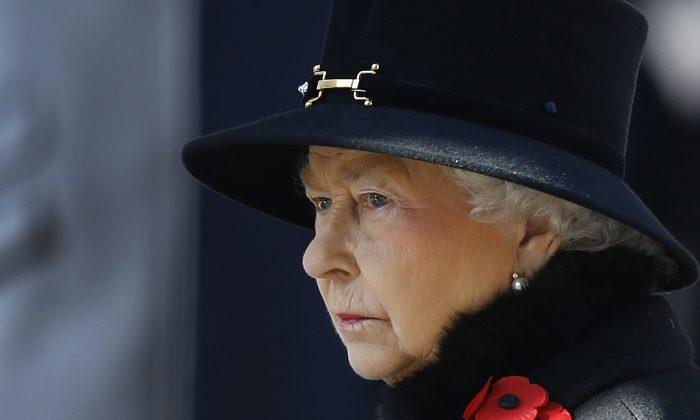 Queen Elizabeth Sends Her Condolences to Phil Hughes’ Family; and Elton John Pays Tribute
