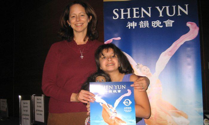 Flautist: Shen Yun Shows Freedom, Beauty