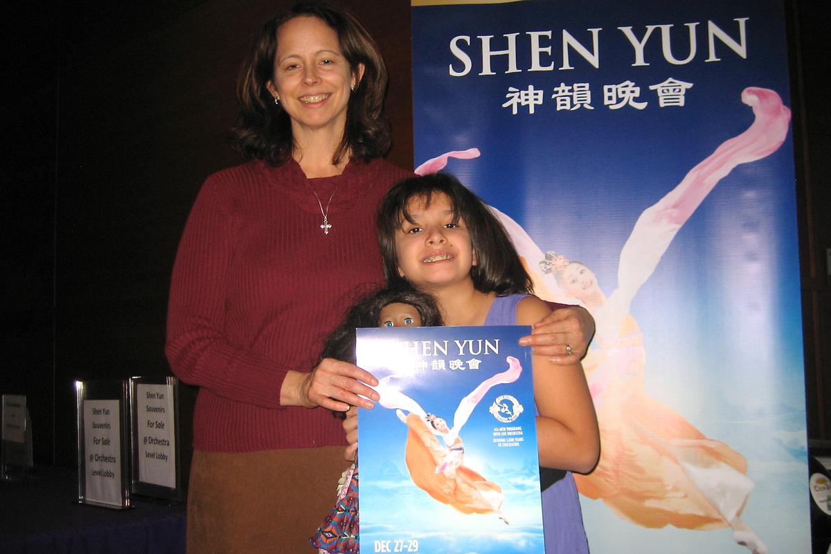 Flautist: Shen Yun Shows Freedom, Beauty