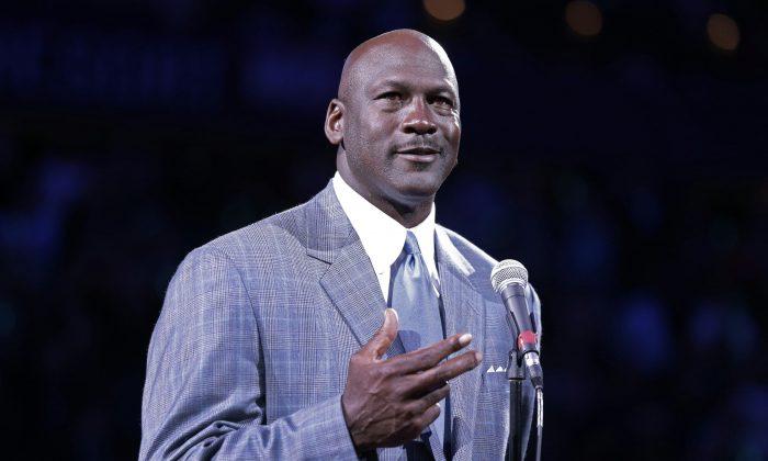Michael Jordan UNC: Letter From Coach Dean Smith to Jordan on Sale