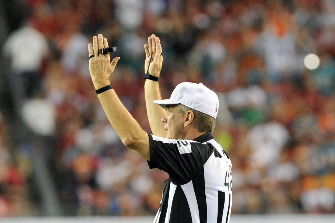 Jeff Triplette Target of Fans’ Ire After Bengals’ Benjarvus Green-Ellis Call