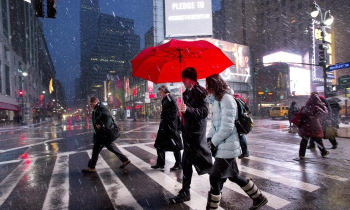 New York Winter Weather Forecast: Snow Hits Manhattan, Other Boroughs
