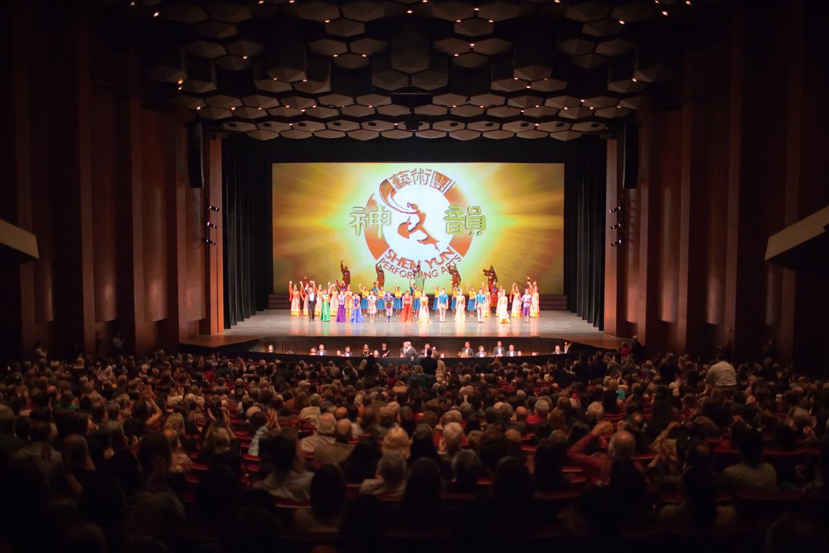 Shen Yun: ‘You Feel a Part of It,’ Says Professor