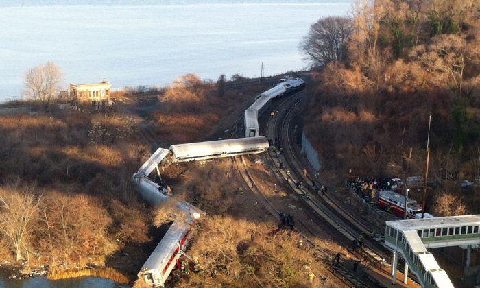 Bronx Metro-North Train Derails: 4 Dead, 63 Injured