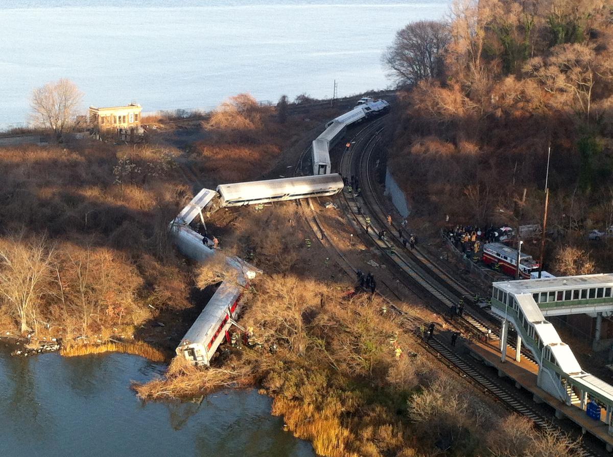 Bronx Metro-North Train Derails: 4 Dead, 63 Injured