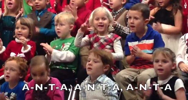 Claire Koch, Kindergartner, Uses Sign Language to Sing Christmas Song for Deaf Parents (+Video)