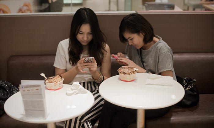 We’ve Got the iPhone Habit, so What’s It Doing to Our Brains?