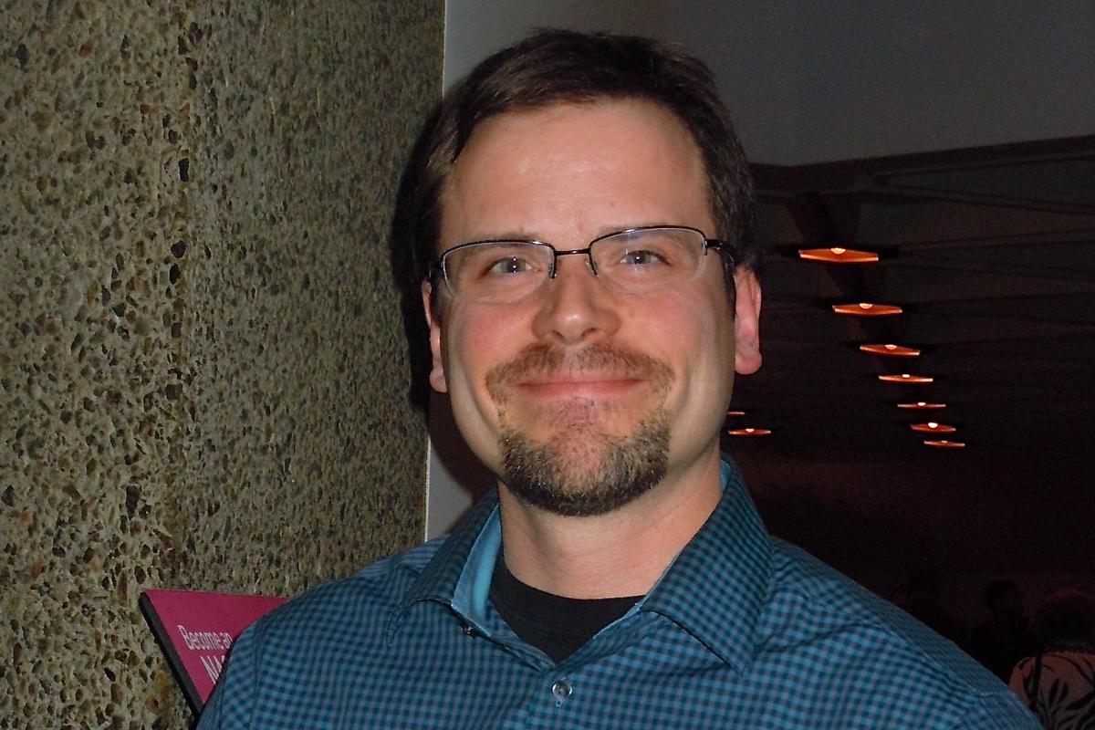 Musician Paul Arnold Enjoys Chinese Instruments in Shen Yun Orchestra