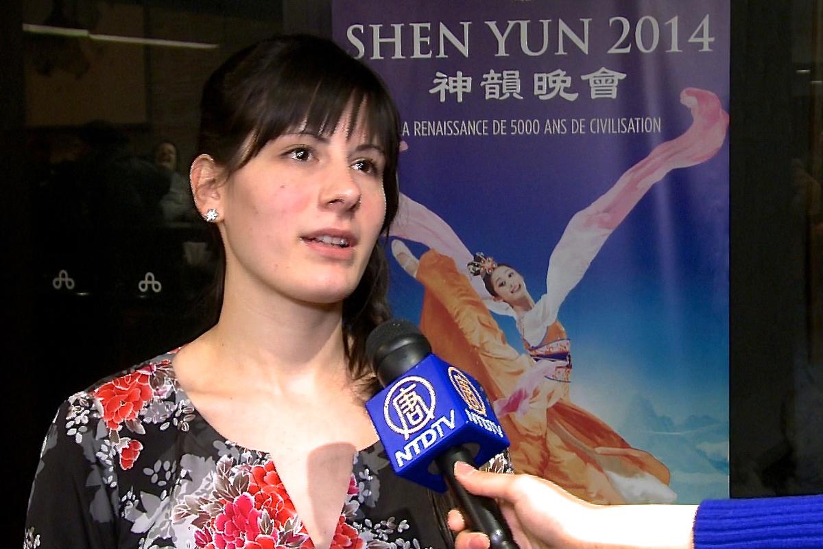 Dancer Enjoys Shen Yun’s Theatrical Dance