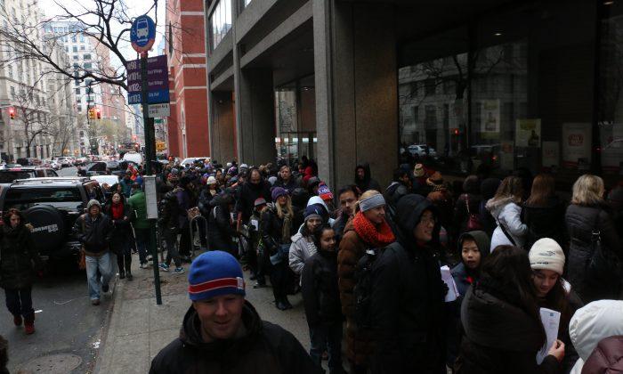 Thousands Line Up to Take a Shot at Getting Into NY’s Hunter High School
