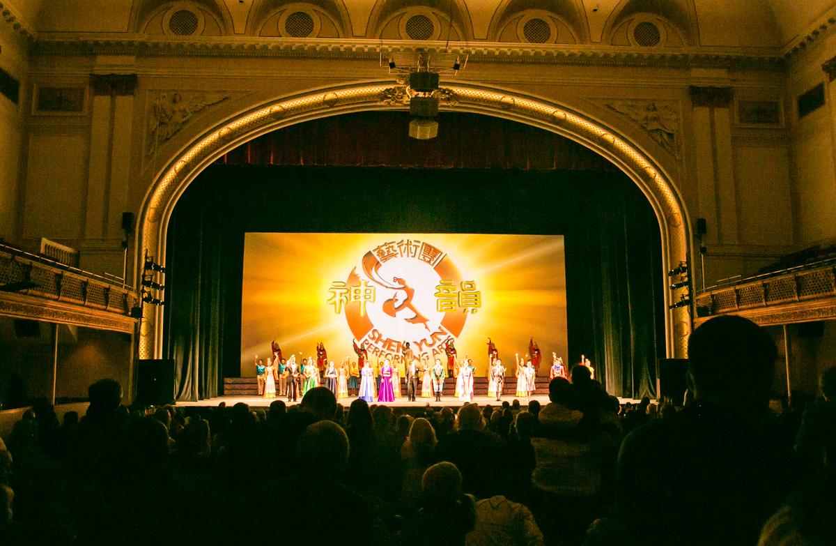 Former AOL Executives Delighted by Shen Yun, Asking, ‘Why can’t this be shown In China?’