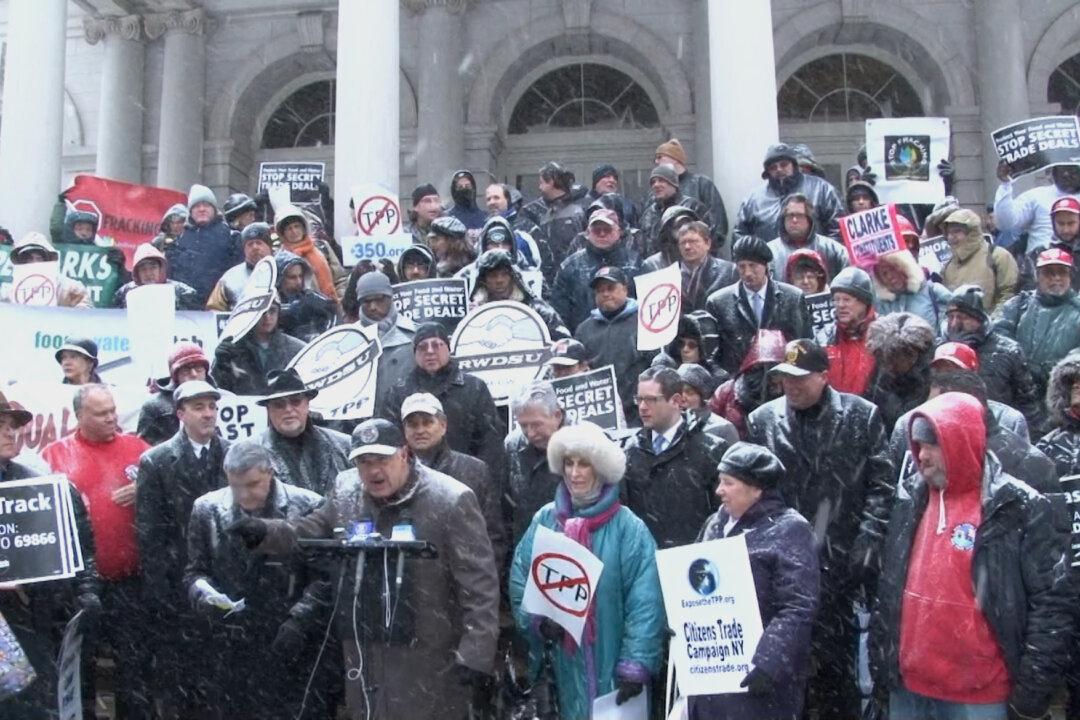 NY Congress Members Protest Fast-Track Trade Agreement