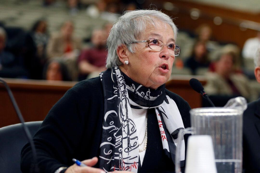 City Education Head Backs Up de Blasio in Albany
