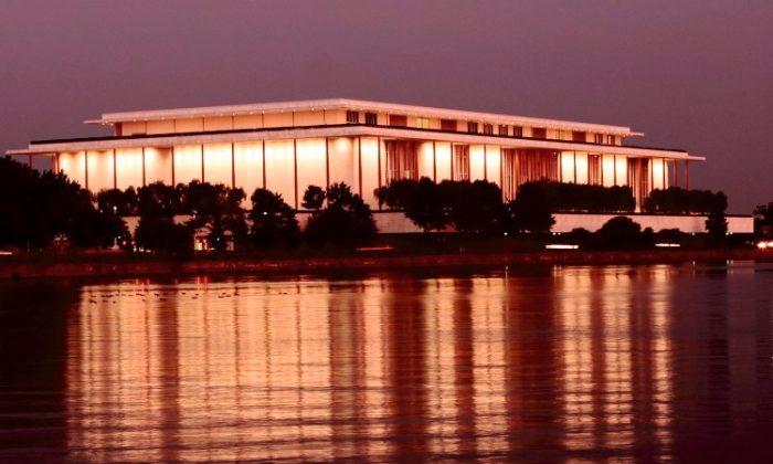 Kennedy Center to Host Shen Yun Performing Arts for 2015 Season