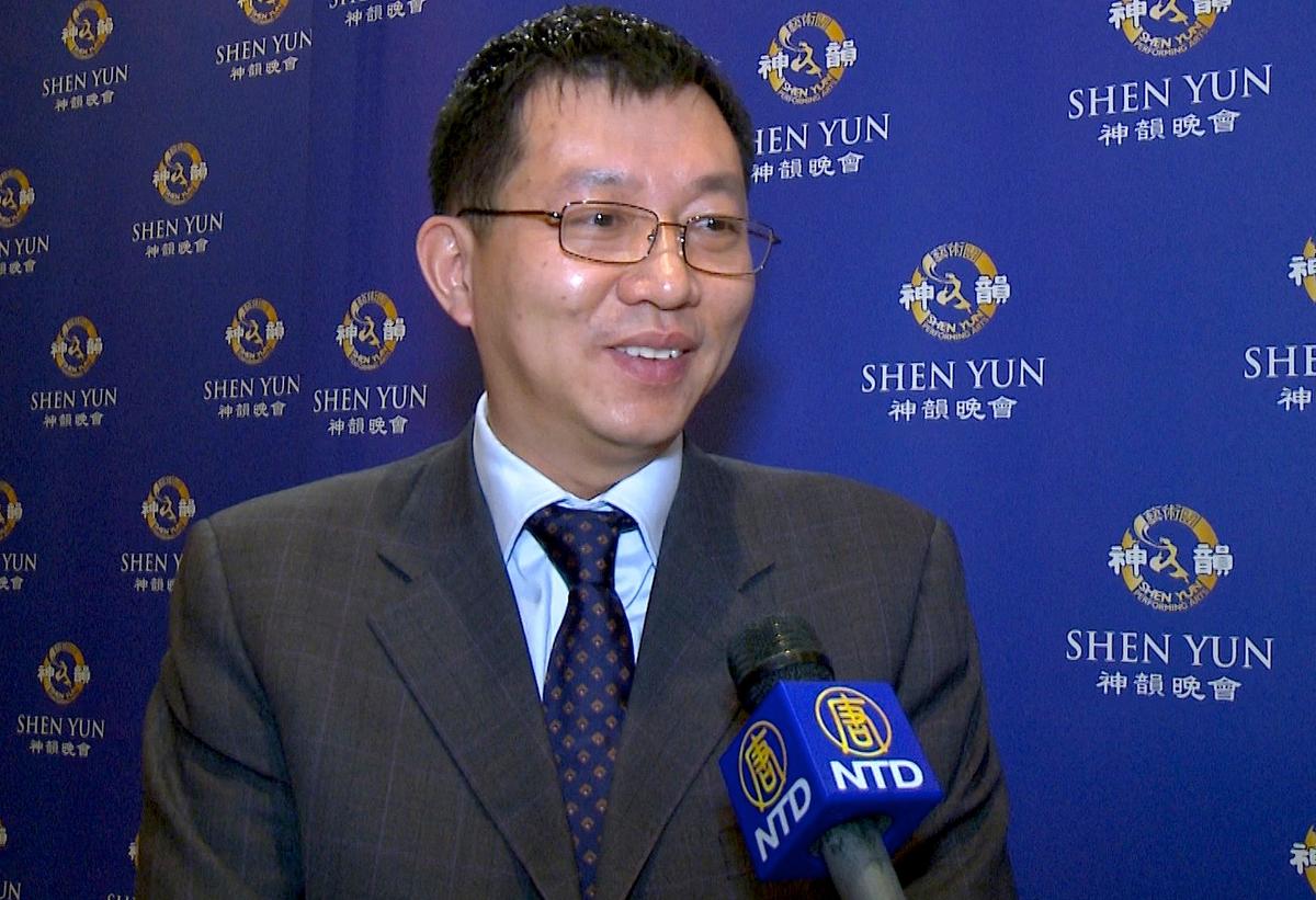 Chinese Commentator: Shen Yun ‘Makes a Chinese Person Feel Proud’
