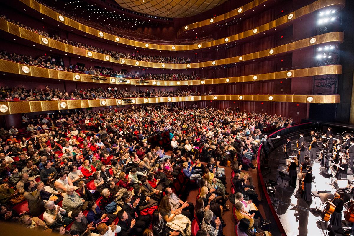 Former U.S. Dept. of Justice Attorney Captivated by Shen Yun