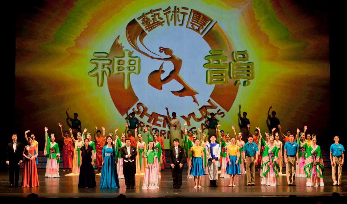 Elected Officials Welcome Shen Yun Back to Dallas-Fort Worth