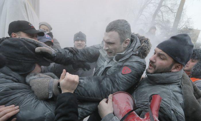 Ukraine Opposition Leaders Losing Grip on Protesters
