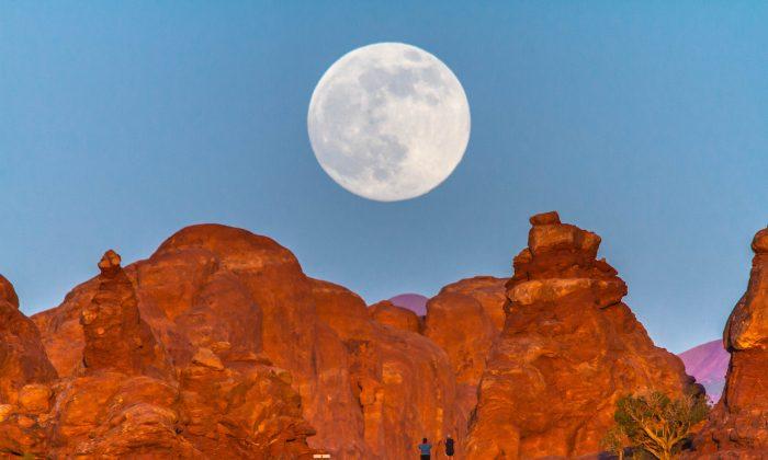 Supermoon 2014: January 30 Viewing Guide, How to Take Awesome Photos (+Photo Gallery)
