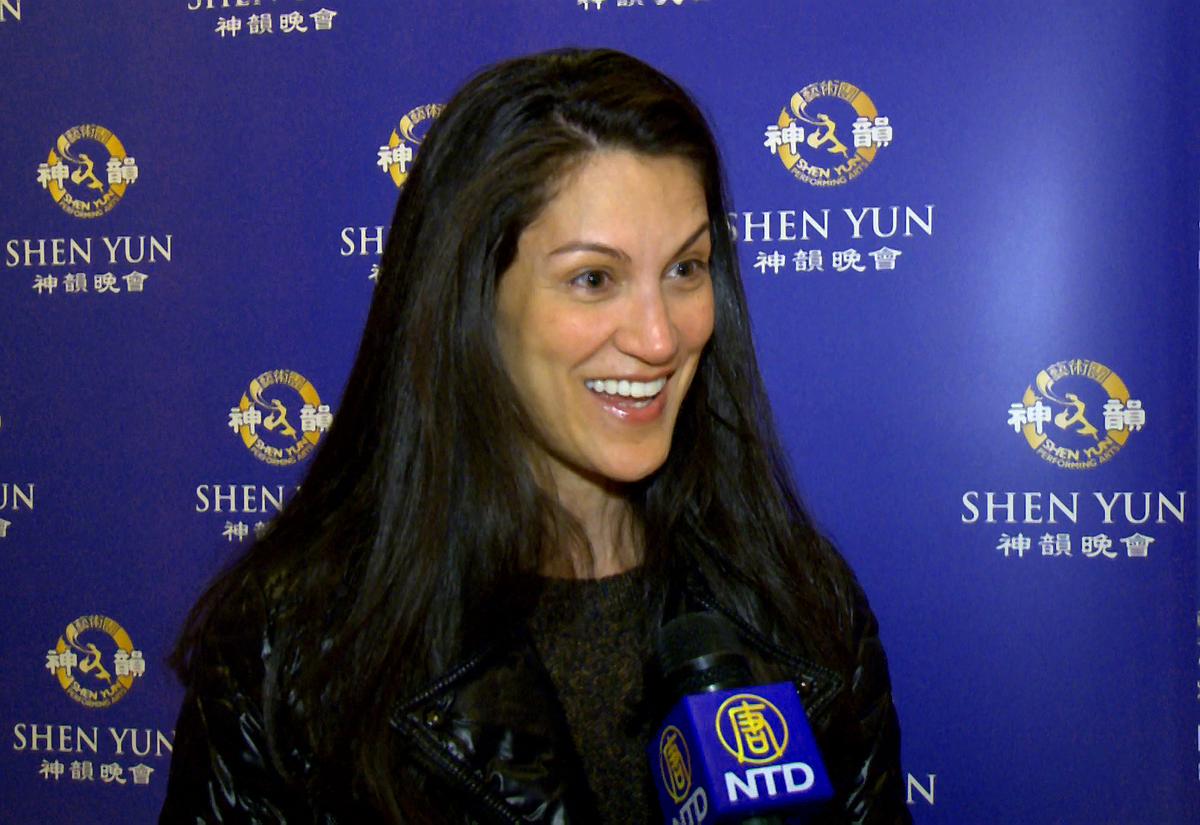 Fashion Designer Says Shen Yun’s Colors ‘Will Give You Life’