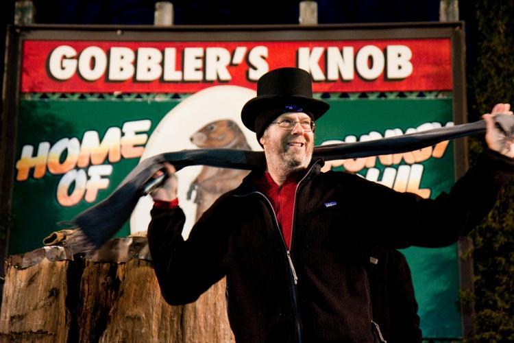 GROUNDHOG DAY: Stephen Tobolowsky prepares to do the whistling bellybutton trick of "Groundhog Day" movie-lore, in Punxsutawney, Pa., on Groundhog Day, Feb 2, 2010. (Jan Jekielek/The Epoch Times)