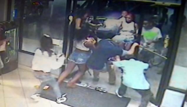 ‘Twerk Mob’ Hits Texas Store: Teens Steal From Store as Others Seen Twerking