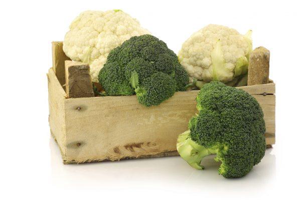 Cruciferous vegetables like broccoli and cauliflower can help reduce inflammation associated with osteoarthritis. (Peter Zijlstra/photos.com)