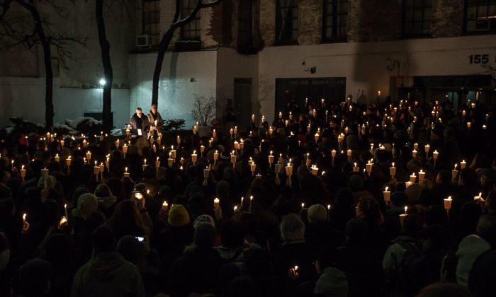 Candlelight Vigil Held in Honor of Philip Seymour Hoffman (Photos)