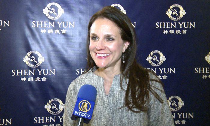 Denver Audience Besotted With Shen Yun