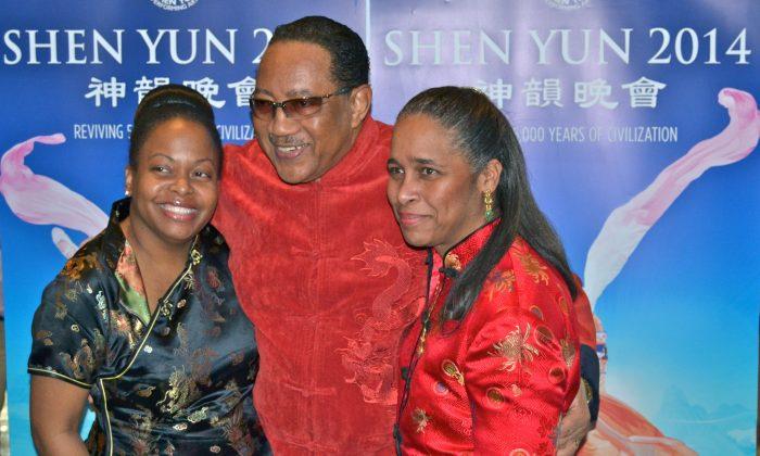 Dr. Bobby Jones: Shen Yun Music Works Exceptionally Well