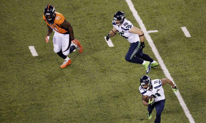 Percy Harvin of the Seattle Seahawks Returns Kickoff for Touchdown in Super Bowl 48