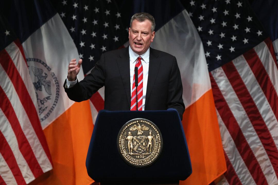 De Blasio Wants Albany to Permit Minimum Wage Increase