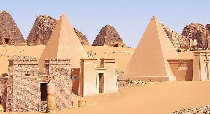 7 Pyramids Outside of Egypt (+Photos)