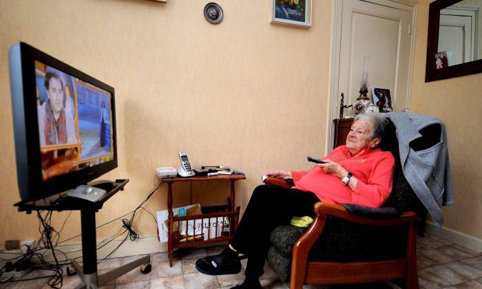Majority of Seniors Living at Home, StatsCan Study Reveals