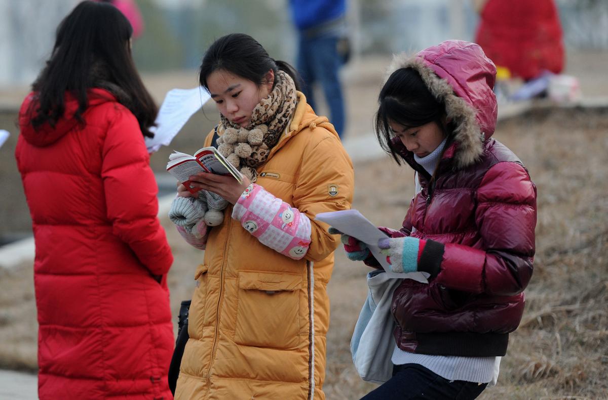 Chinese Students Petition Authorities to Stop Sexual Assaults on Campuses