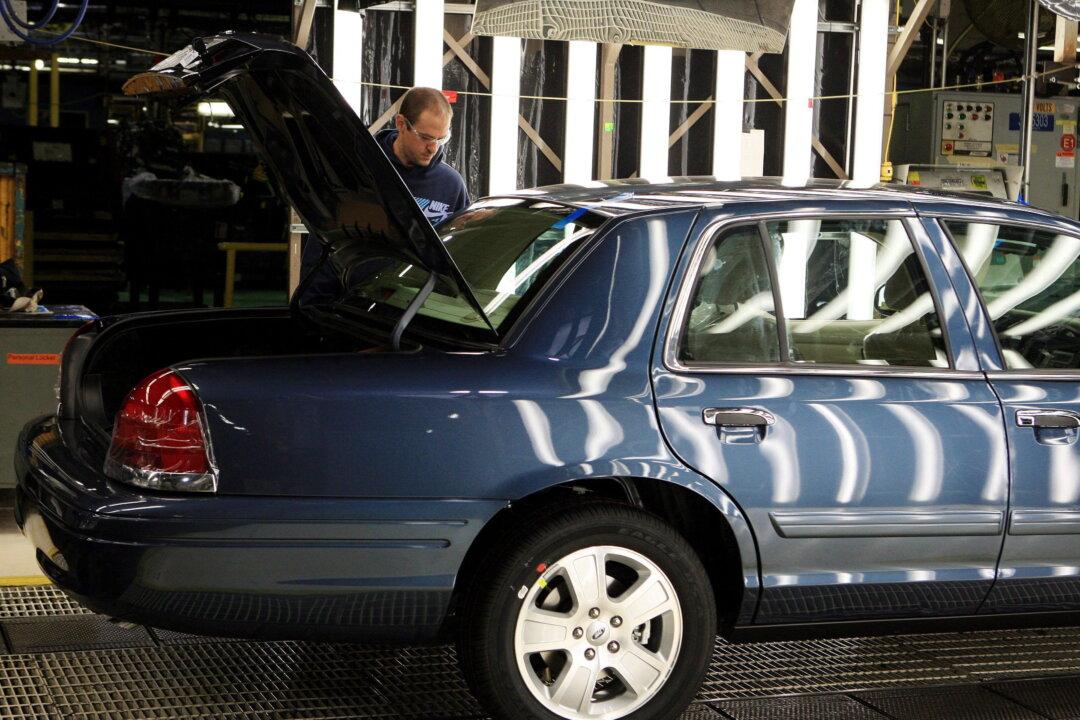 Car Sector to Give Minimal Boost to Canadian Economy: Scotiabank