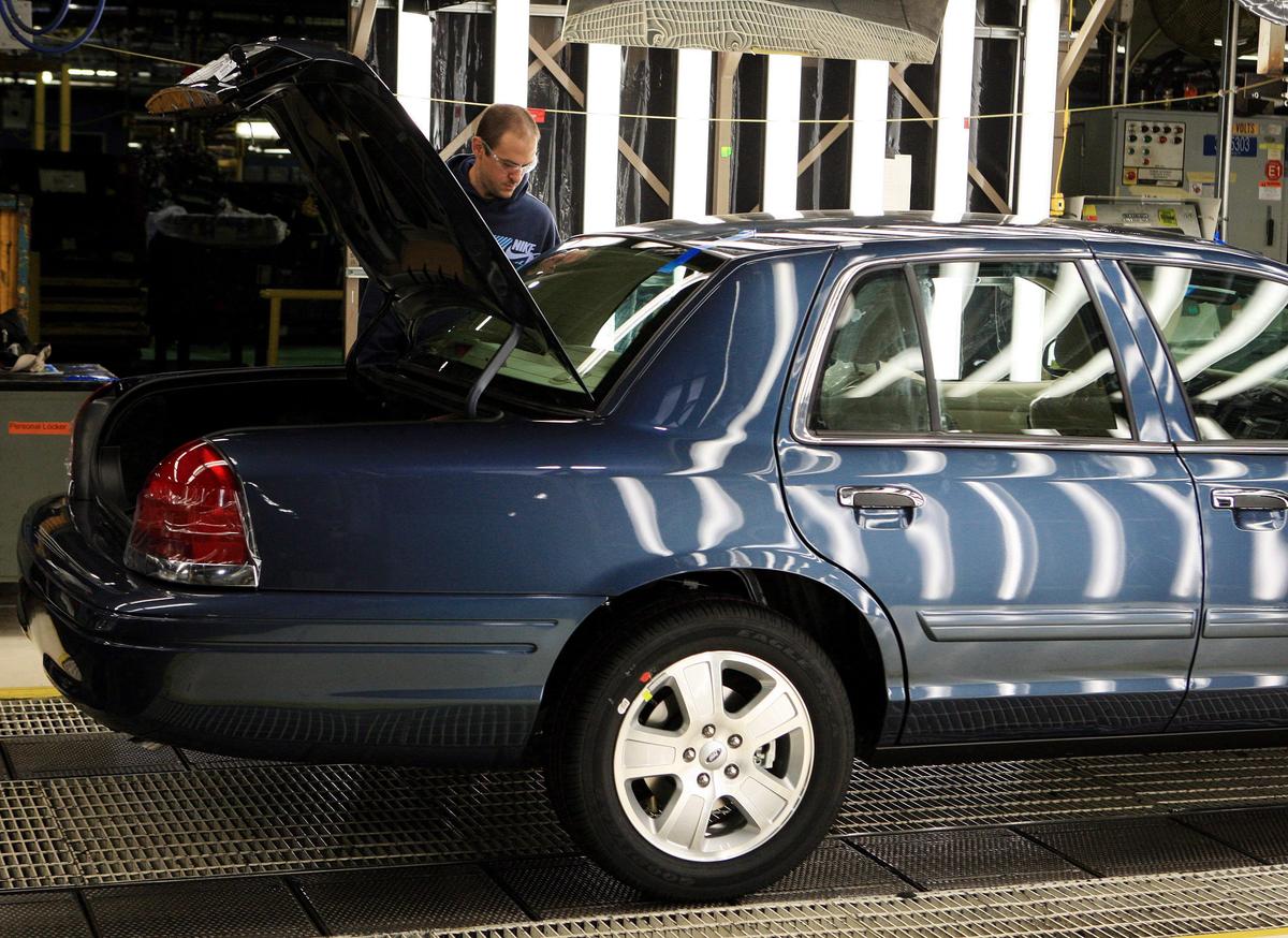 Car Sector to Give Minimal Boost to Canadian Economy: Scotiabank