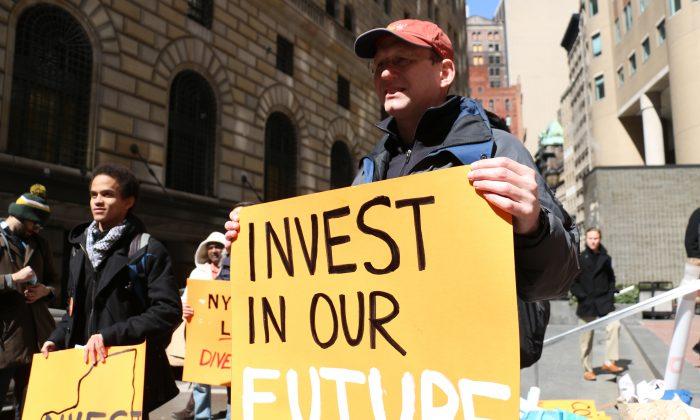 NY State Pension Fund Asked to Divest Its Fossil Fuel Portfolio